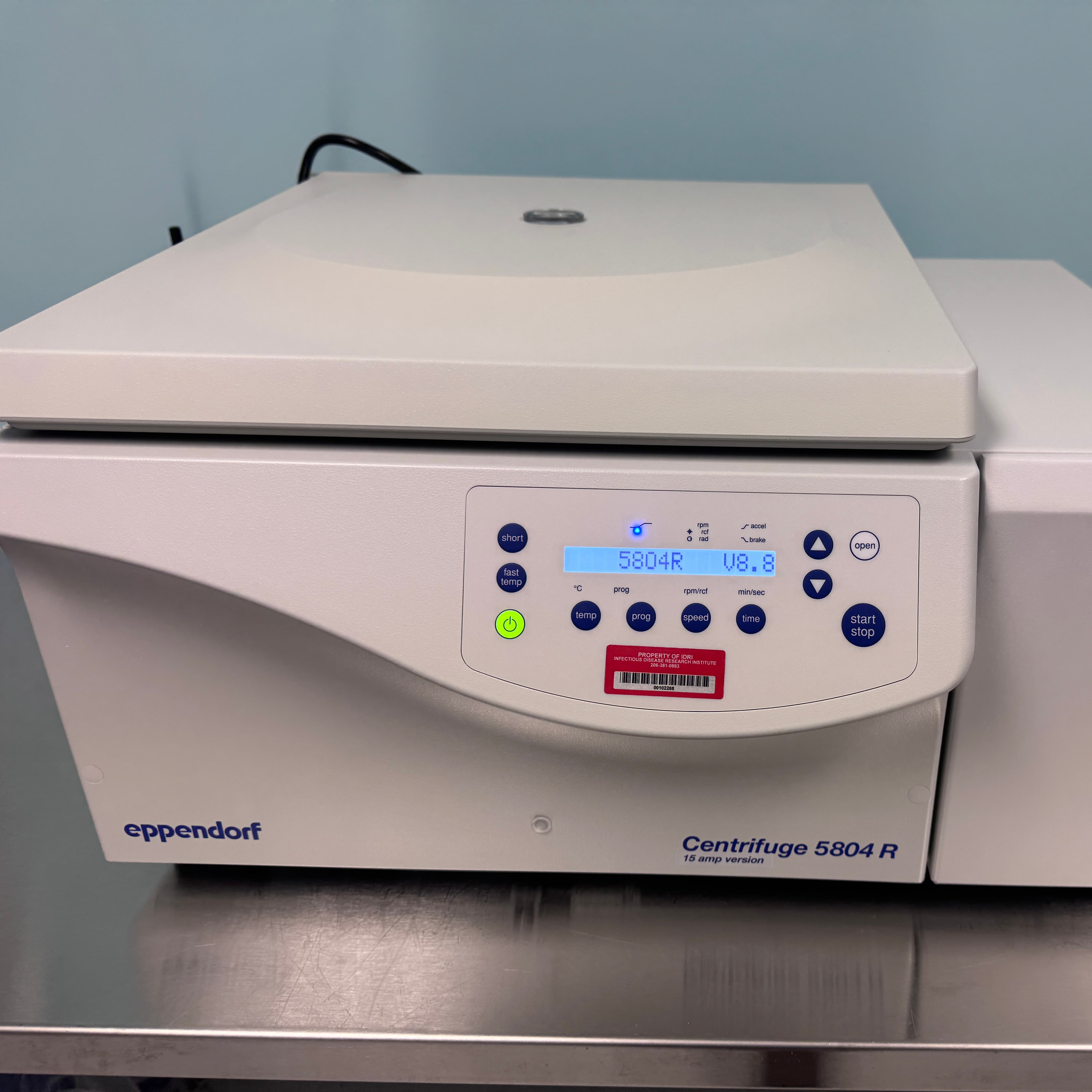Eppendorf 5804R Centrifuge