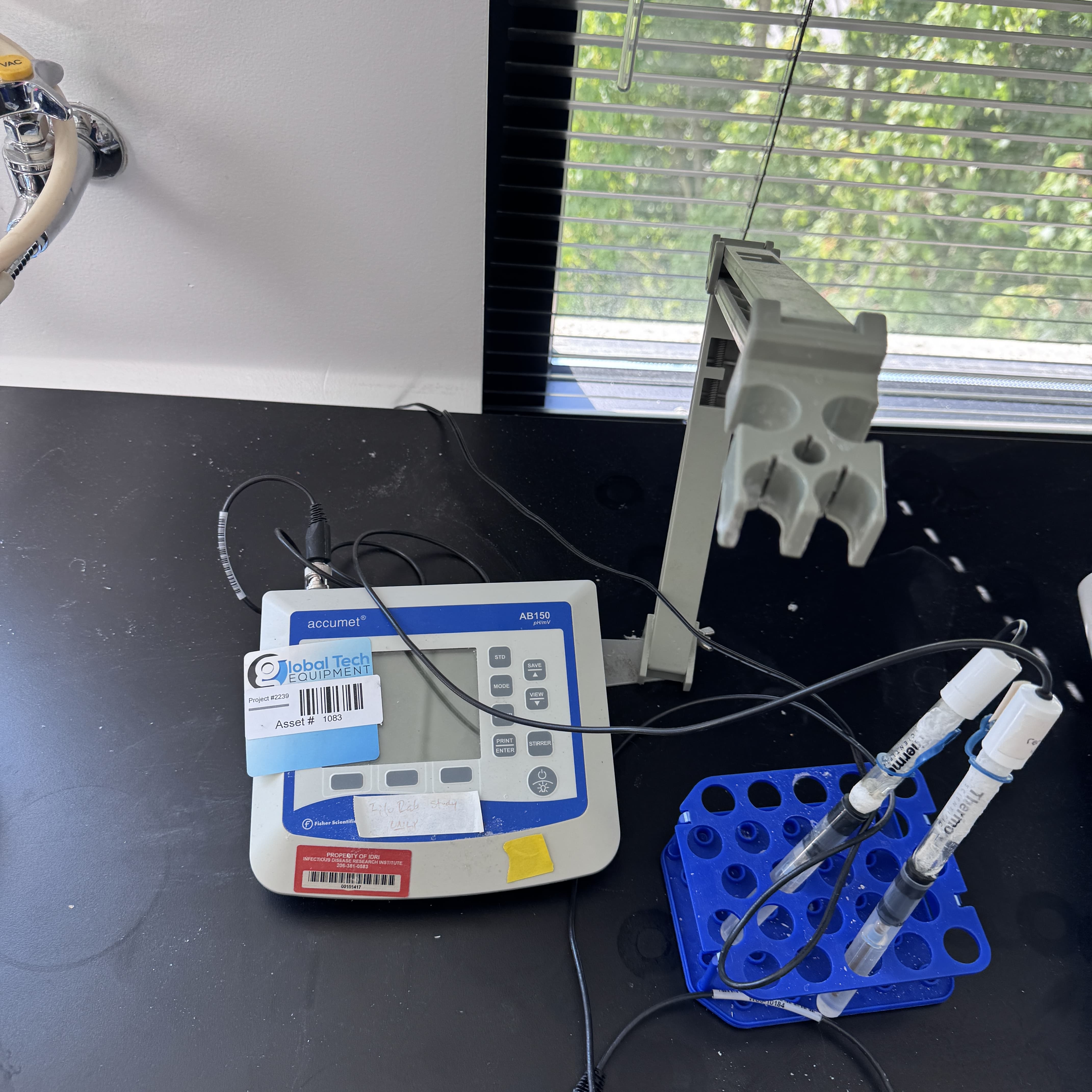 Fisher Accumet AB150 pH/mV