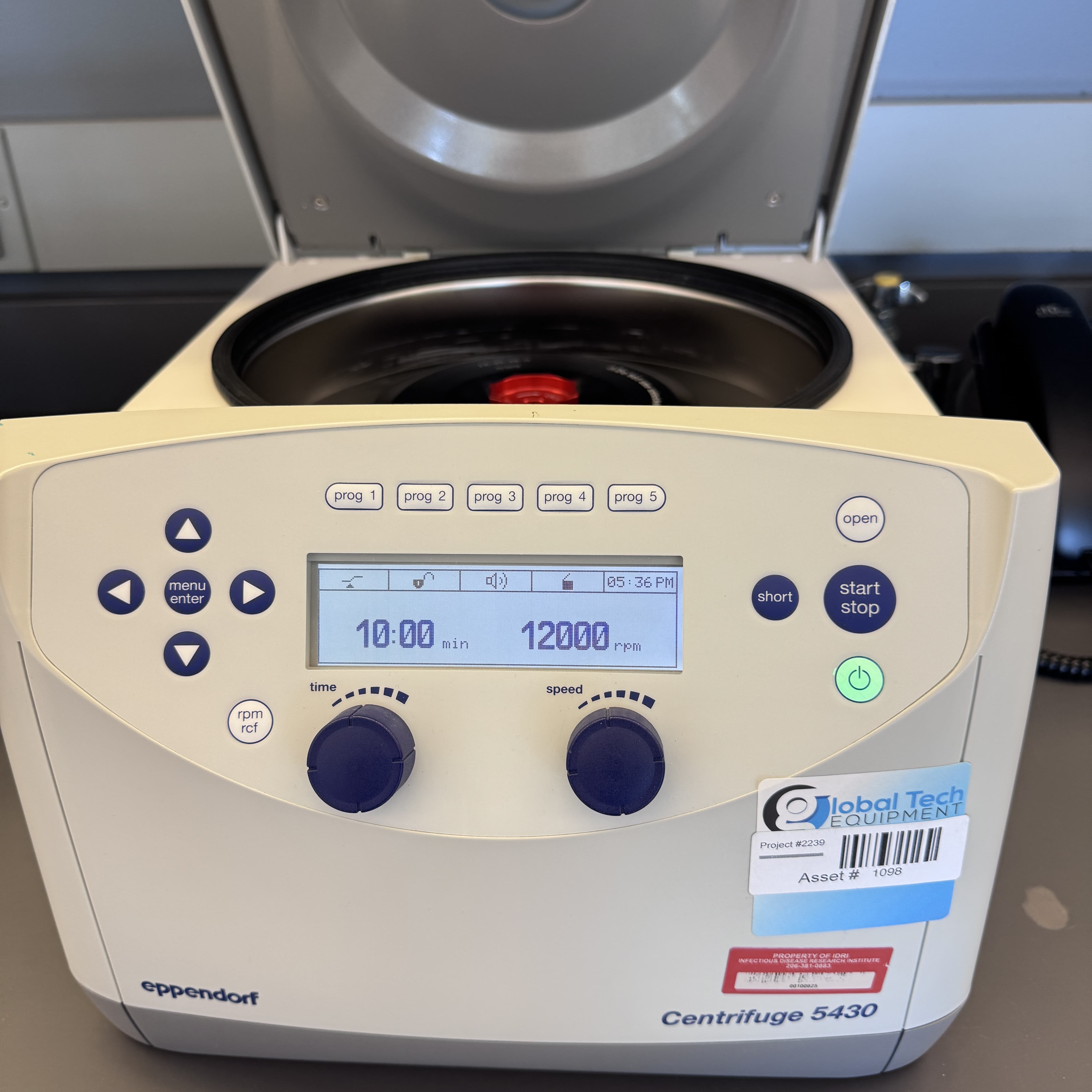 Eppendorf 5430 Centrifuge with FA-45-48-11 Rotor and Lid