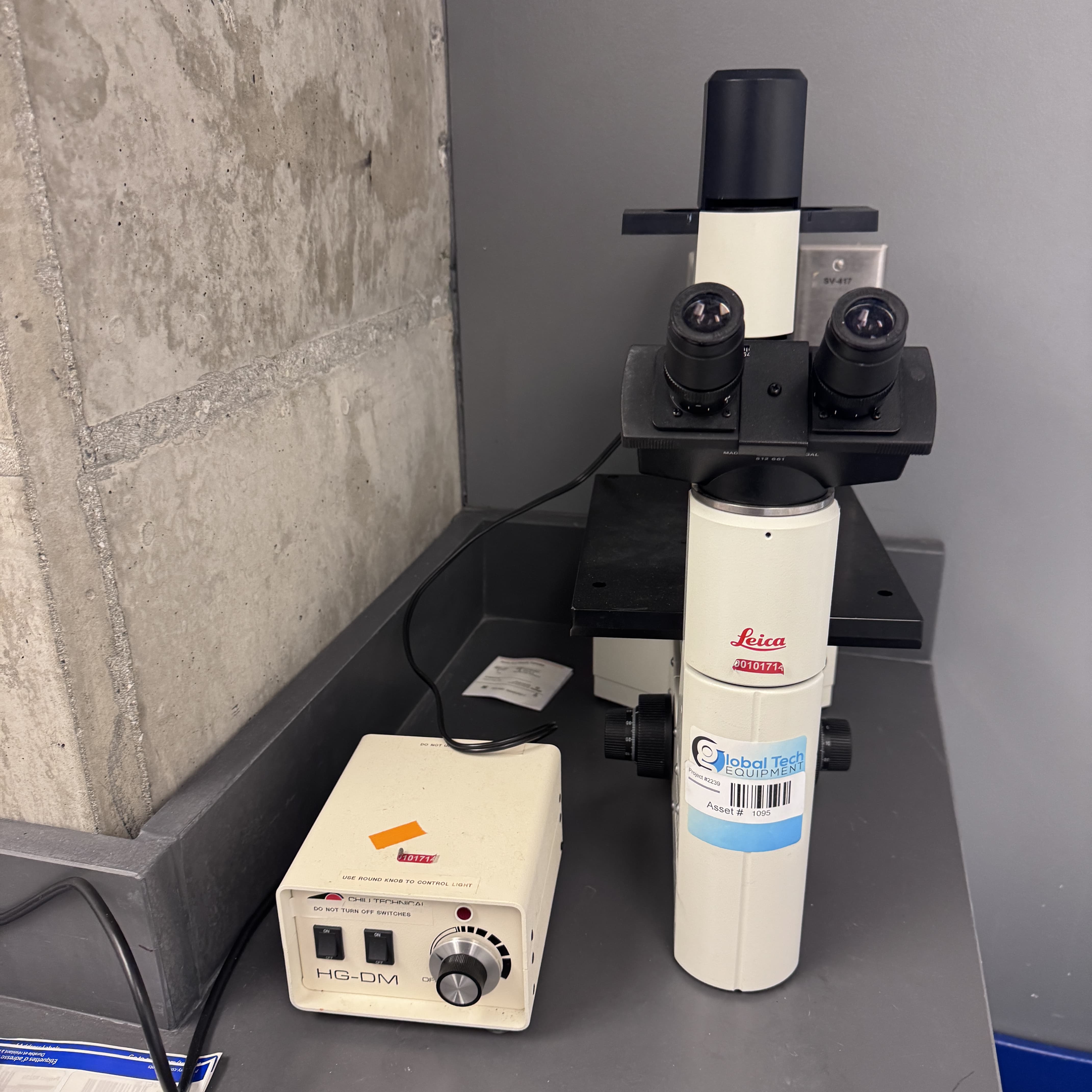 Leica DM IL Inverted Laboratory Microscope